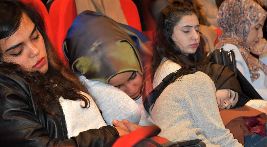 ‘Epilepsi sempozyumu’nda uykuya yenik düştüler