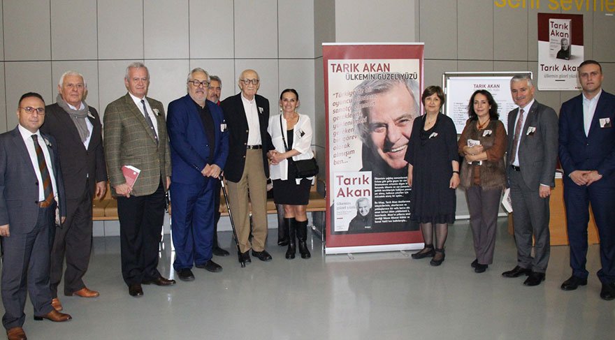 Tarık Akan için bir araya geldiler