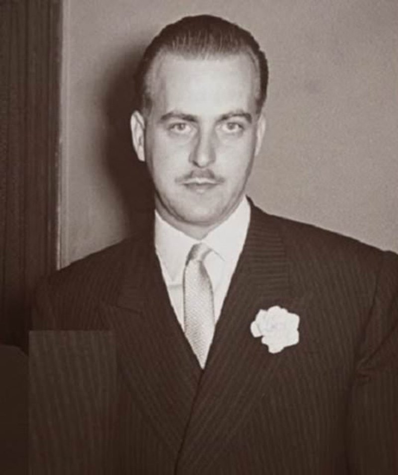 Arthur Furguson - (1883-1938)Furguson İskoçyalıdır. İlk olayı Özgürlük heykelini bir Avusturyalıya sattı ve hapse girdi.