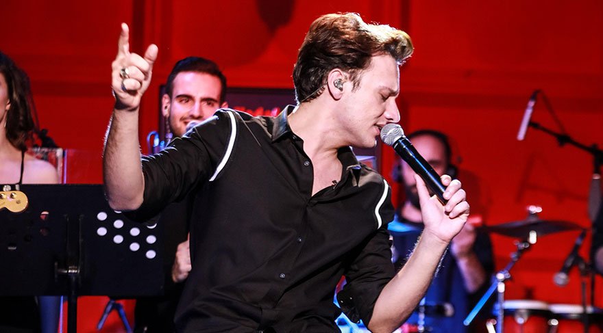 Edis’in konserine büyük ilgi! İnternetten 2 milyona yakın kişi izledi