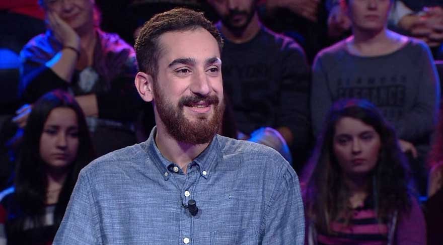 Kim Milyoner İster’de ilginç görüntü! Kız arkadaşı o cevapta kulaklarını kapattı
