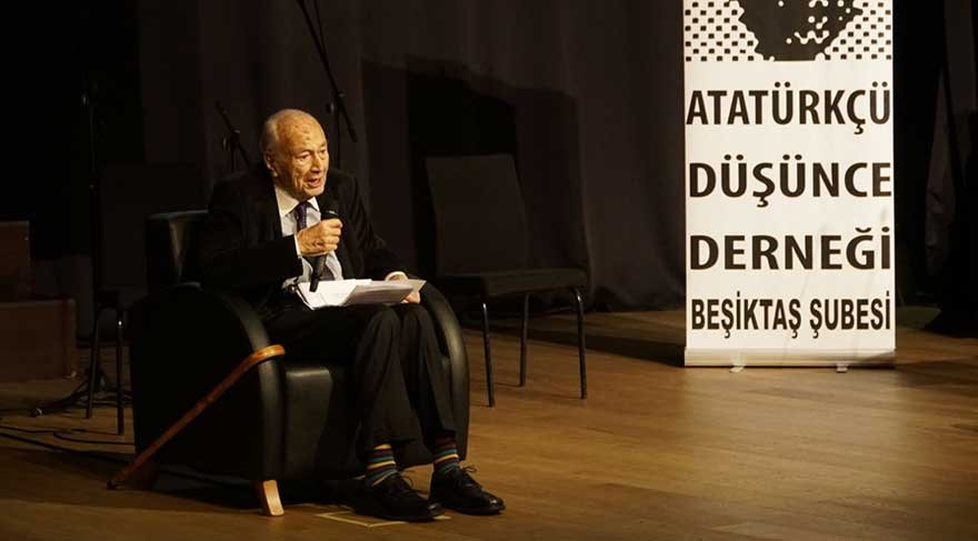 Aydınlanma Ödülü’nü alan Hıfzı Topuz: ‘Zafer Atatürkçülerin olacak’