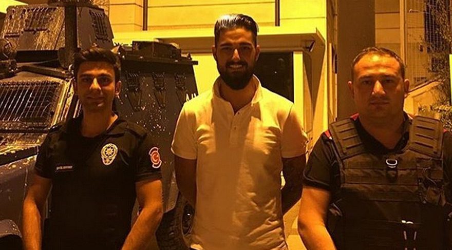 İbrahim Tatlıses maketi karşısında dua etti