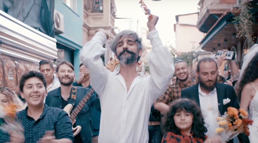 Manuş Baba’nın ‘Eteği Belinde’ şarkısıyla ilgili ‘çalıntı’ iddiası