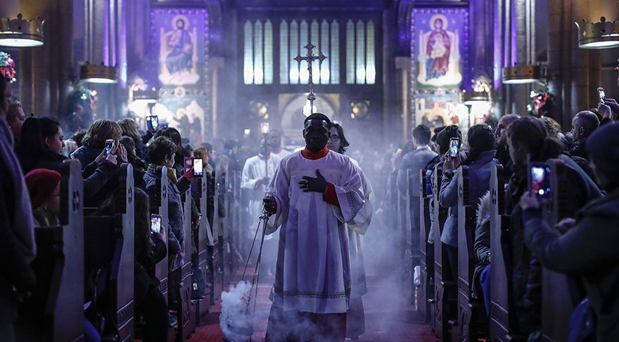 Katolik Hristiyanlar Noel’i kutladı