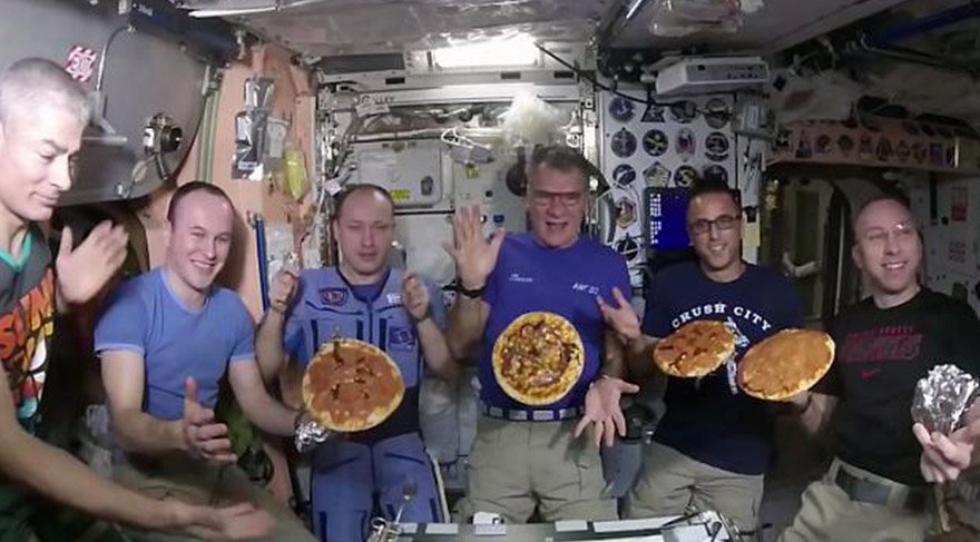 Uzay istasyonunda pizza hazırladılar