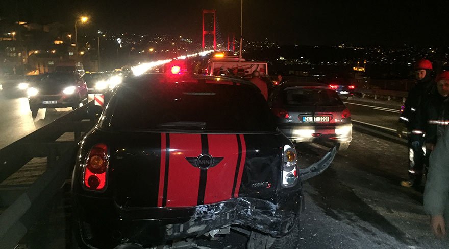 15 Temmuz Şehitler Köprüsü’nde trafiği kilitleyen kaza! 1 yaralı