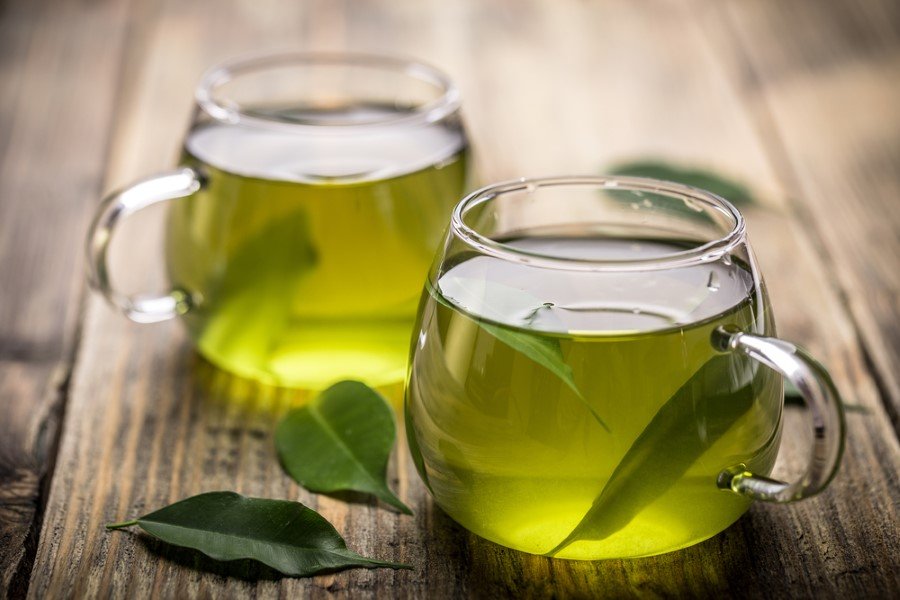 BESİN ZEHİRLENMESİ İLE SAVAŞ: Düzenli yeşil çay tüketimi besin zehirlenmesine eşlik eden ishal, karın ağrısı, kusma ve dehidrasyon gibi belirtilerden korur.