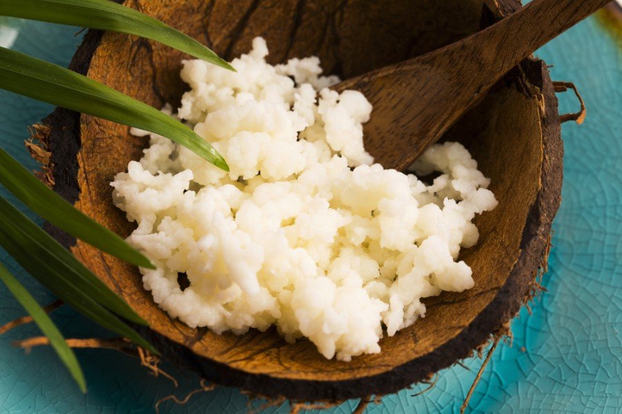 Çocuklara 1 yaşından sonra kefir içirilmesi gerektiğini belirten Doç. Dr. Karagözlü, "İçerisindeki mikroorganizmalar çalışırken süt şekerini, asidini parçalıyorlar burada süt asidi farklı formlara bölünüyor özellikle 1 yaşından küçükler için kefiri önermiyoruz.
