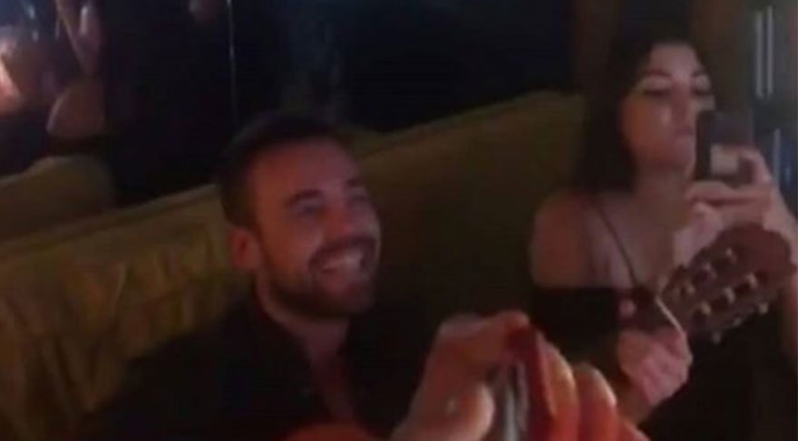 Hande Erçel ve Murat Dalkılıç ilk kez objektiflere yakalandı!