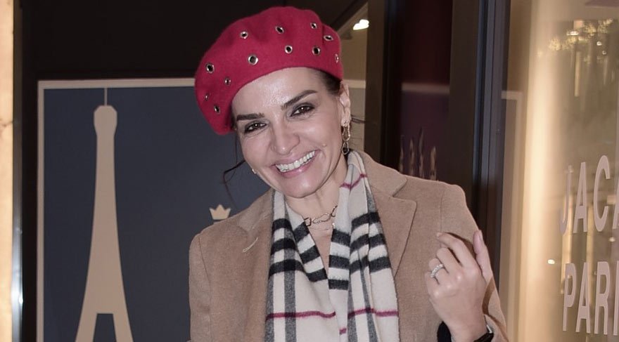 Ebru’nun oğlu Eren’in piyano merakı