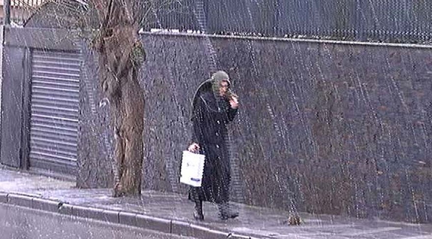İstanbul’un yüksek kesimlerinde kar yağışı başladı