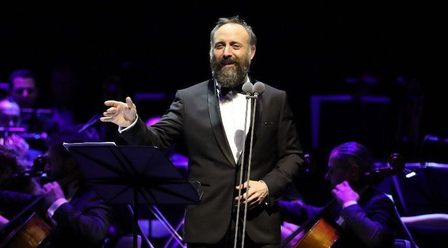 Halit Ergenç genç yeteneklerle sahne aldı