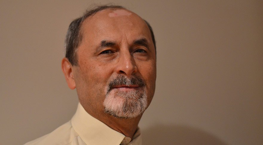 Kadir Tozlu, sevgisini şiirlerde yaşatıyor