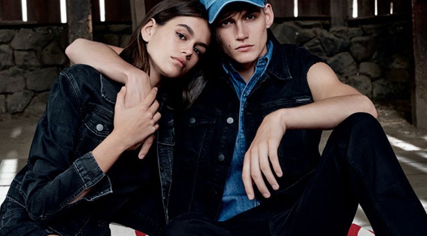 Kaia ve Presley Gerber aynı reklam kampanyasında