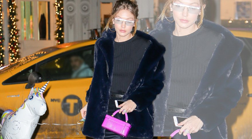 Gigi Hadid’in sokak stilinde 50 bin TL’lik çanta detayı