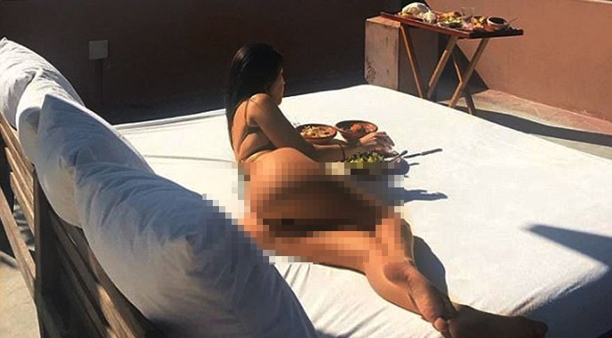 ‘Kardashian’ların olmazsa olmaz tatil pozlarından biri…’