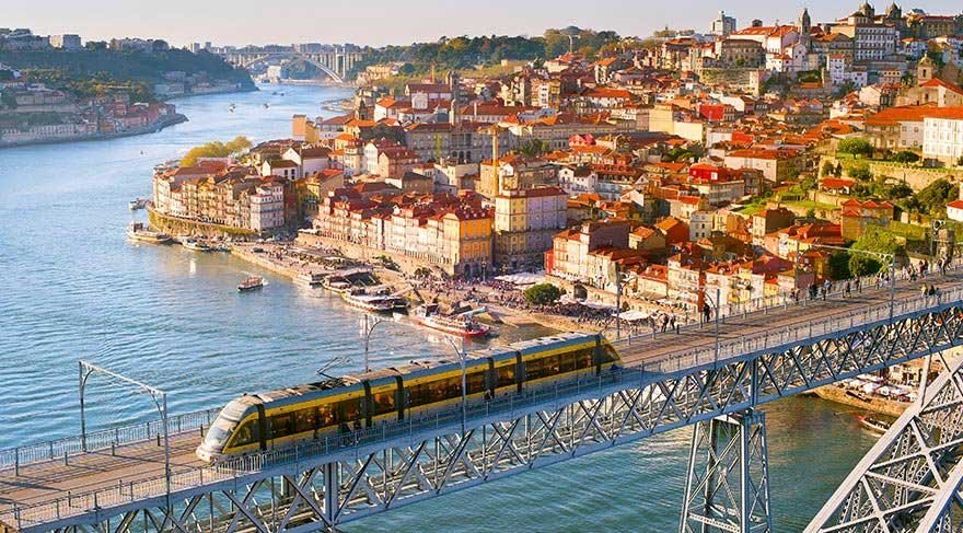 Sosyete ve iş dünyası vatandaşlık peşinde