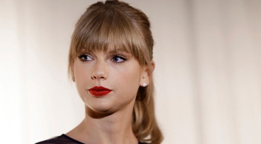 Taylor Swift sınıfta kaldı!