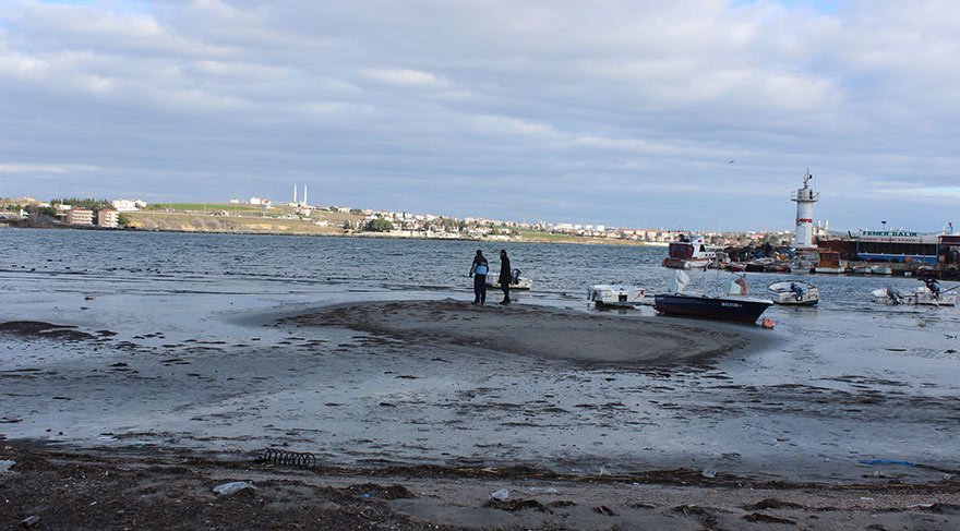 Esrarengiz olay! Marmara Denizi 15 metre birden çekildi