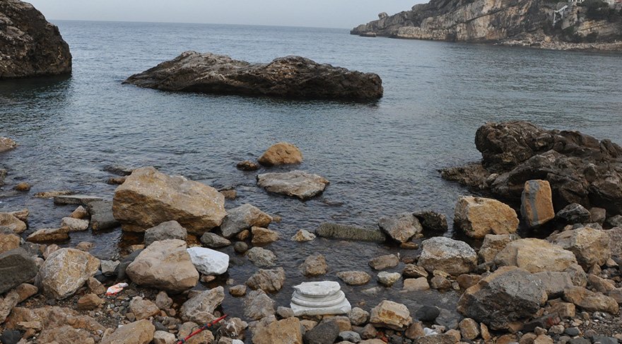 Amasra’da tarihi eserler kıyıya vurdu