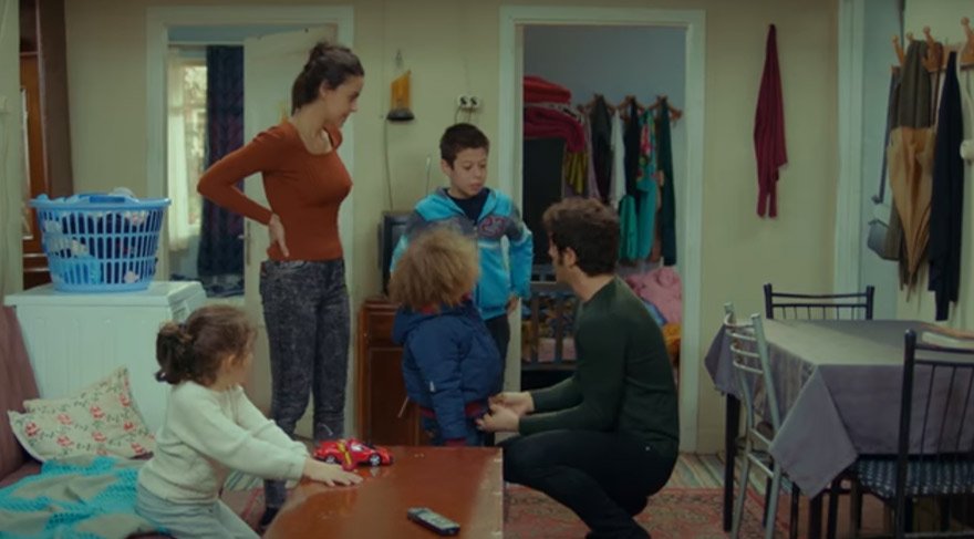 Bizim Hikaye 22. yeni bölüm fragmanı yayınlandı! Sürpriz kardeş Yeliz! Bizim Hikaye 21. son bölüm izle!