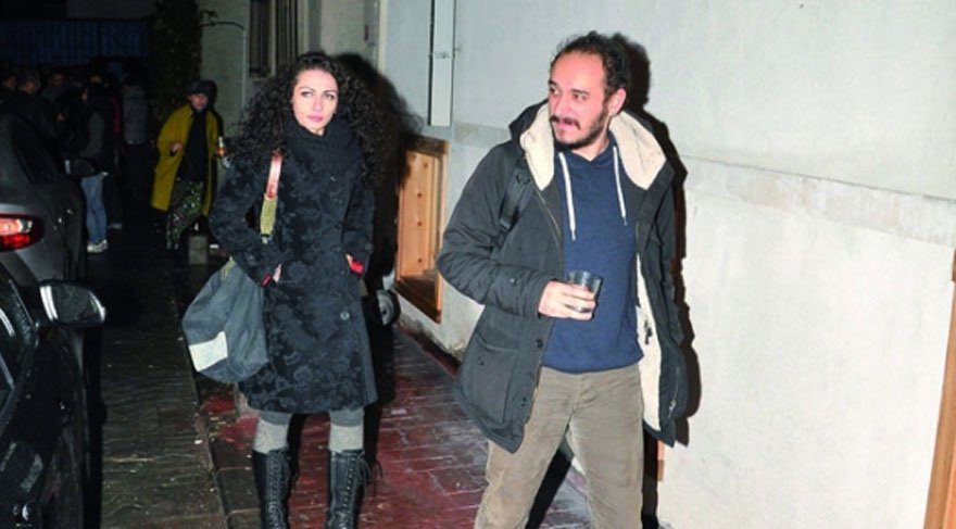 Kemal Sunal’ın kızı Ezo Sunal, Ömer Öztüyen ile dünyaevine girdi!