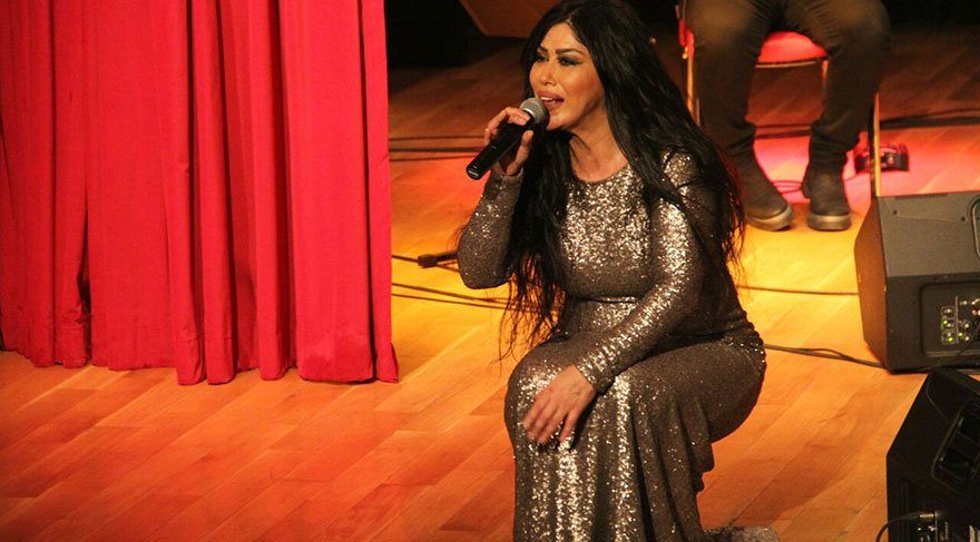Nur Ertürk, sahnede Nuray Hafiftaş için dua istedi