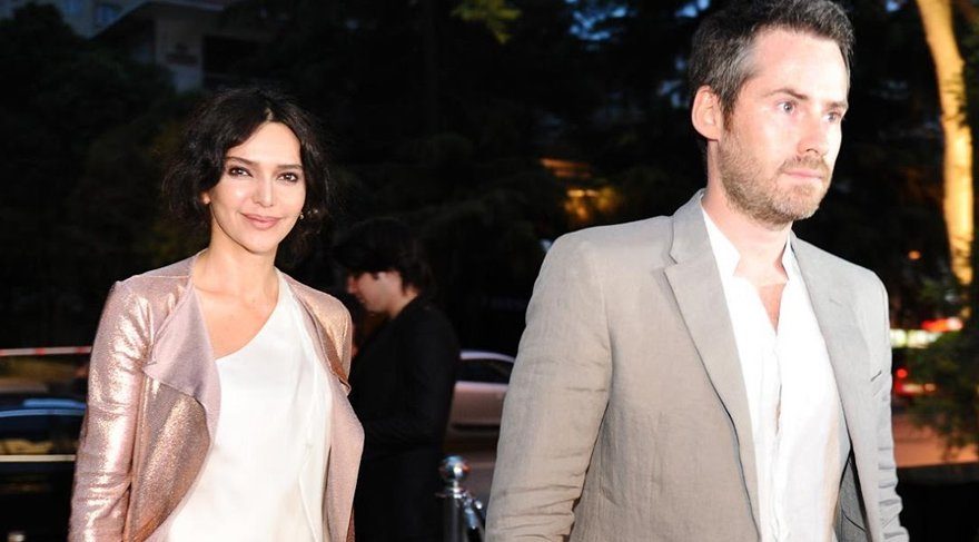 Hande Ataizi stresini silikonla atıyor