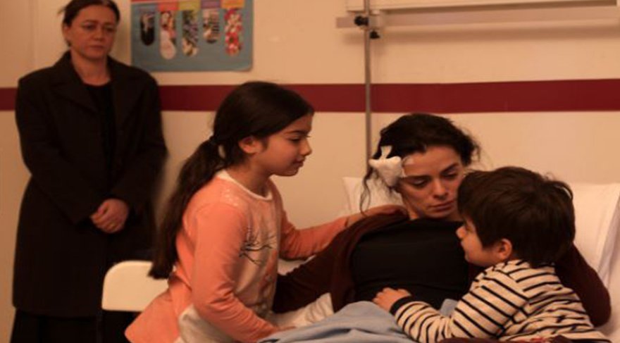 Kadın 15. yeni bölüm 2. fragmanı yayınlandı! Kadın 14. son bölüm izle Bahar: ‘Sen nasıl bir manyaksın ya!’