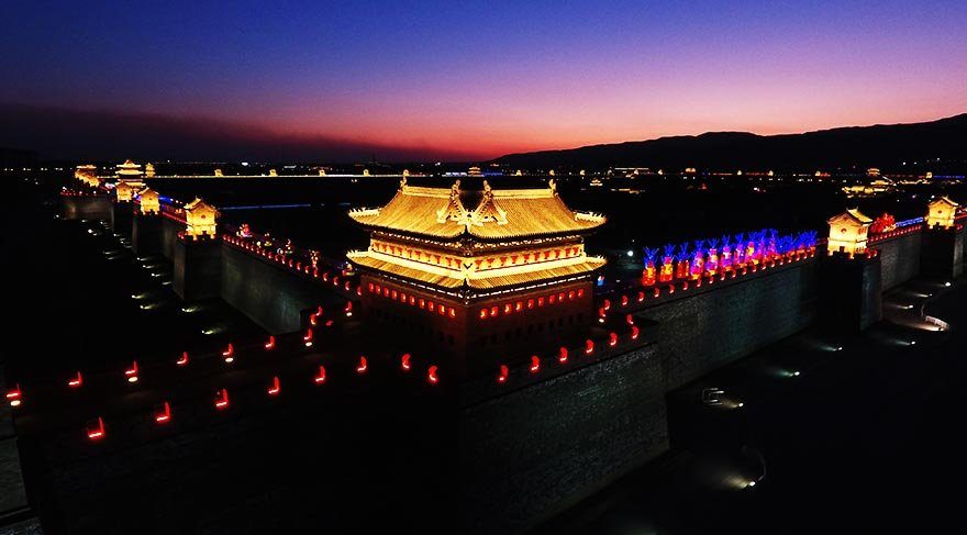 Taiyuan Tapınağı’na özel ışıklandırma