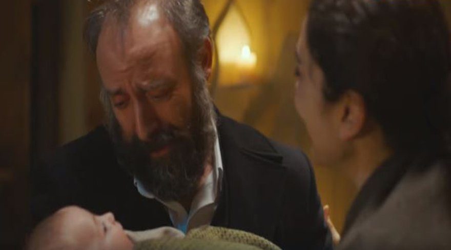 Vatanım Sensin 45. bölüm 2. yeni fragmanı yayında! Vatanım Sensin son bölüm izle! Azize ve Cevdet çocuklarına kavuşuyor!