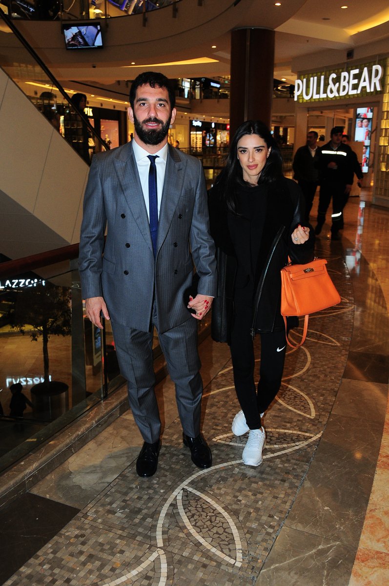 Arda Turan ile Aslıhan Doğan nikah sonrası ilk kez ...