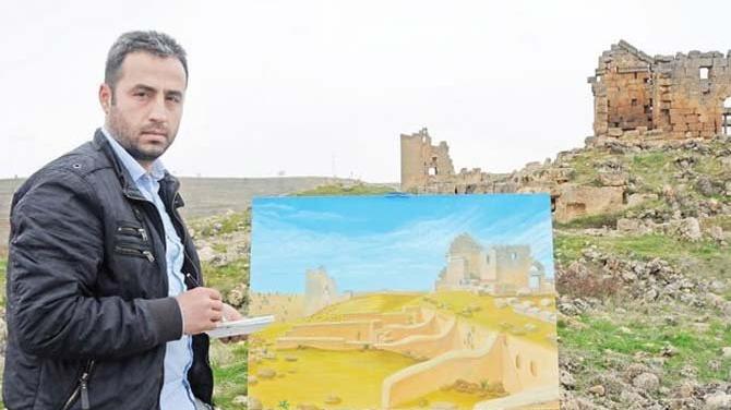 İnşaat işçisi Cahit Caner çizdiği resimlerle dikkat çekiyor