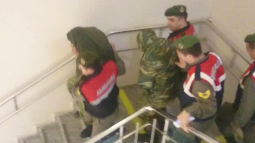 Edirneâde tutuklu bulunan 2 Yunan askeri iÃ§in flaÅ karar