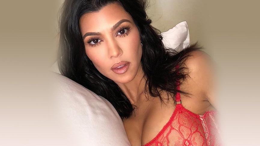 Kardashian’dan sevgili kucağında reklam!