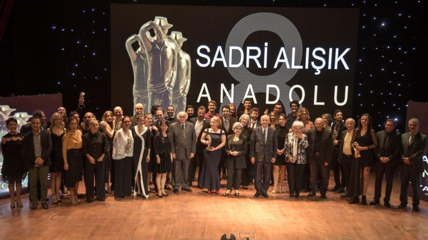 8. Sadri Alışık Anadolu Tiyatro Oyuncu Ödülleri sahiplerini buldu
