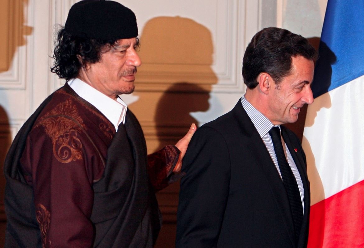 Sarkozy'nin 2007'deki seçim kampanyasında Libya'nın devrik lideri Muammer Kaddafi'den destek aldığı iddia edilmişti.