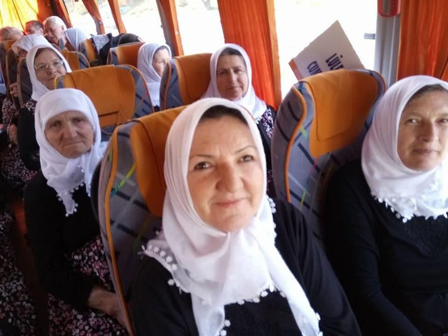 Kadınlar konser sonrası otobüse binip köylerine dönmek zorunda kaldı.