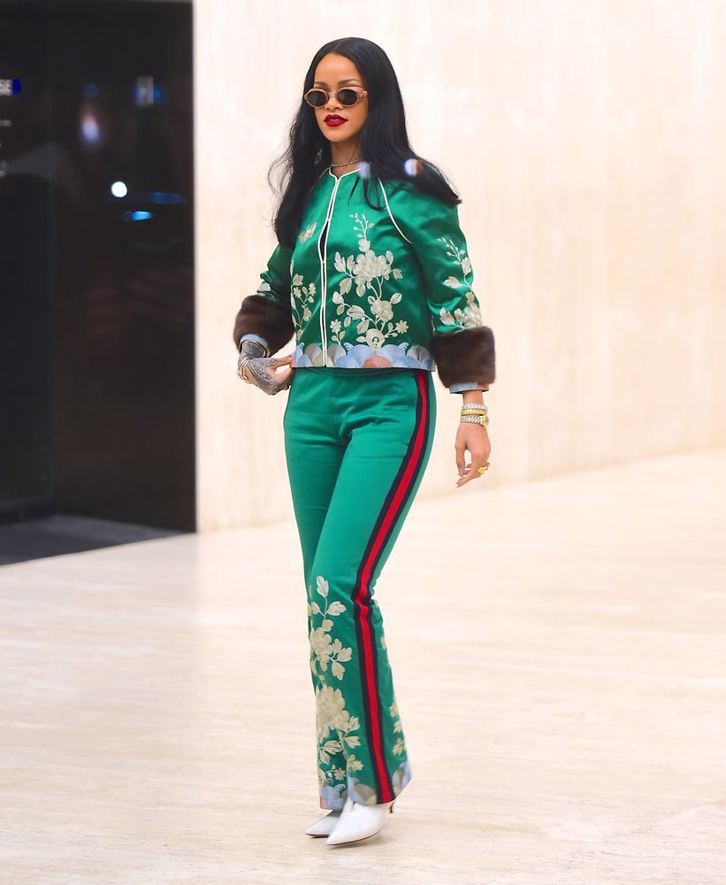 2017 Moda Trendleri: Baştan Aşağı Çiçek Desenleri 2017 Moda Trendleri: Baştan Aşağı Çiçek Desenleri