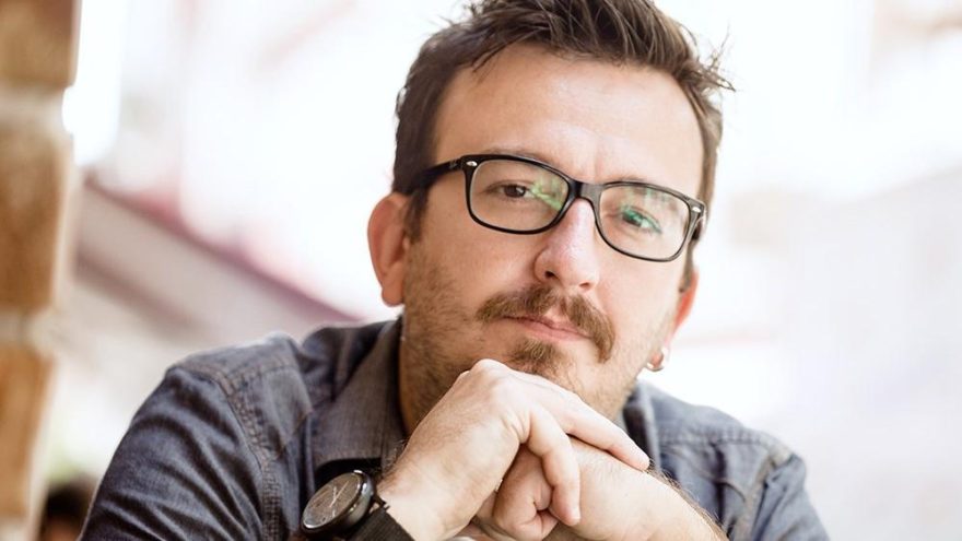 Ali Deniz Uslu’nun yeni şiir kitabı Mor Sâki raflarda