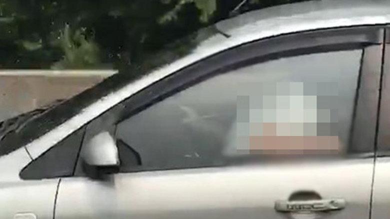 İnanılmaz olay! 60 km hızla giden aracın içinde cinsel ilişkiye girdiler