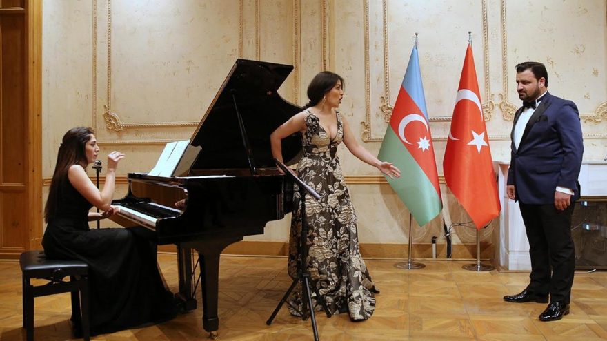 Beyoğlu’nda Azerbaycan ezgileri