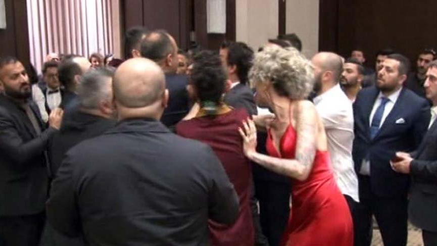 Oyuncu Berna Öztürk’e galada saldıran zanlı adliyeye sevk edildi