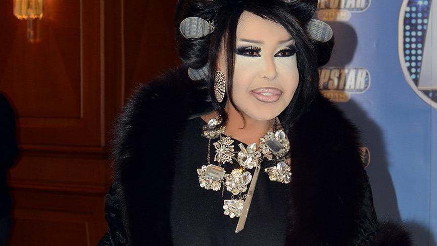 ‘Bülent Ersoy tek böbreğiyle…’