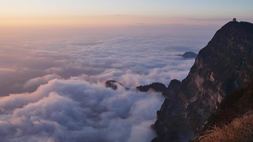 Budizm’in kutsal dağı: Emei