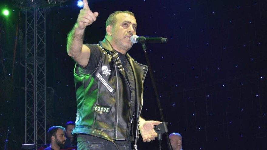 Haluk Levent, AHBAP için yeleğini satıyor!