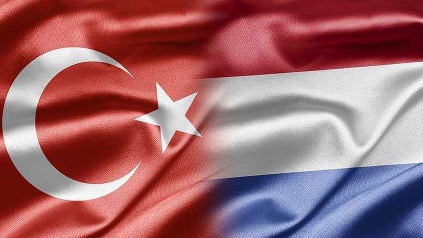Hollanda’dan skandal açıklama: Türkiye’ye giderken telefonunuzun içini boşaltın