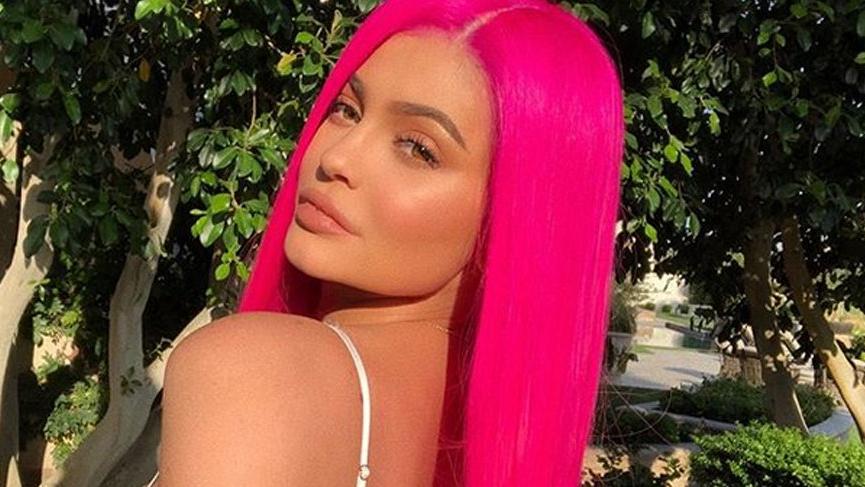 Havalı anne Kylie…