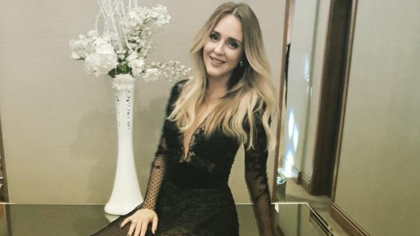 Sırılsıklam dizisiyle tanınan Melis Yamalıoğlu, aracına çarpan sanatçıyı darp etti